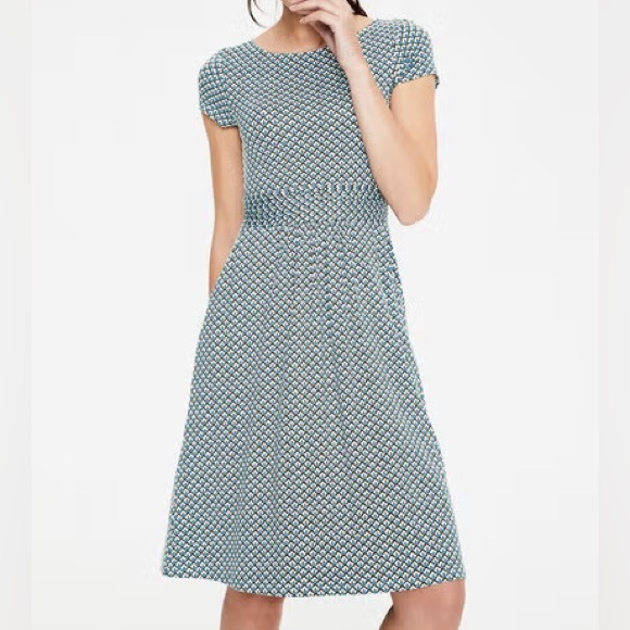 Boden Dresses & Skirts - Boden Amelia Blue White Geometric Jersey Dress with Pockets M Medium